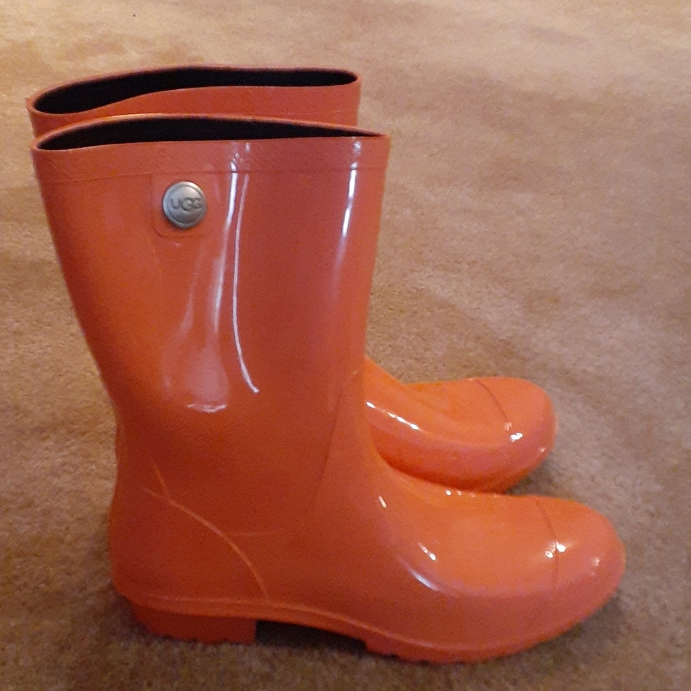 Ugg rain boots